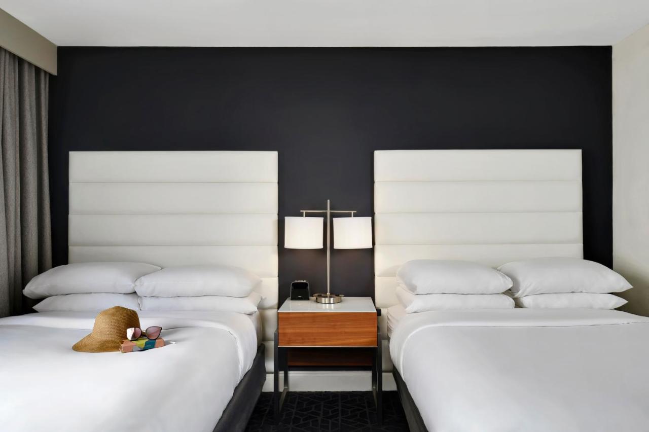 Hotel Tampa Riverwalk Bagian luar foto