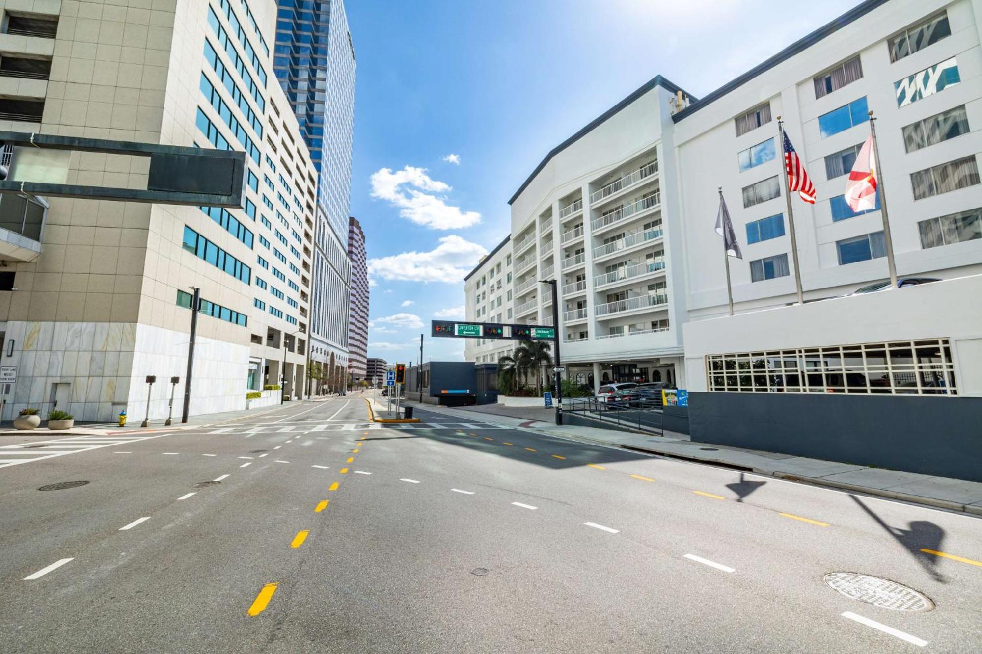 Hotel Tampa Riverwalk Bagian luar foto